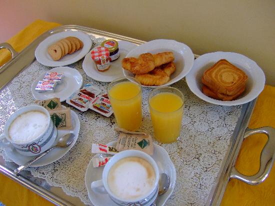 the-simple-italian-breakfast.jpg