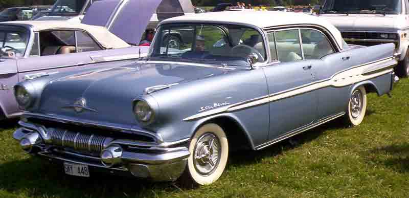Pontiac_Star_Chief_1957_4.jpg