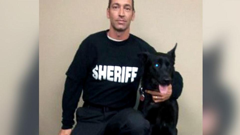 HT_dog_saves_cop_3_sk_150527_v16x9_16x9_992.jpg