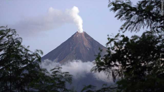 t1larg.philippines.volcano.mayon.afp.getty.file.jpg
