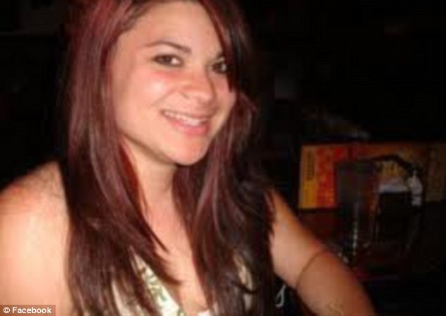 260AEBFD00000578-3011817-Missing_Bethany_Decker_was_21_pregnant_and_the_wife_of_a_soldier-m-32_1427489568075.jpg