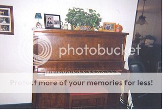 antiquepiano.jpg