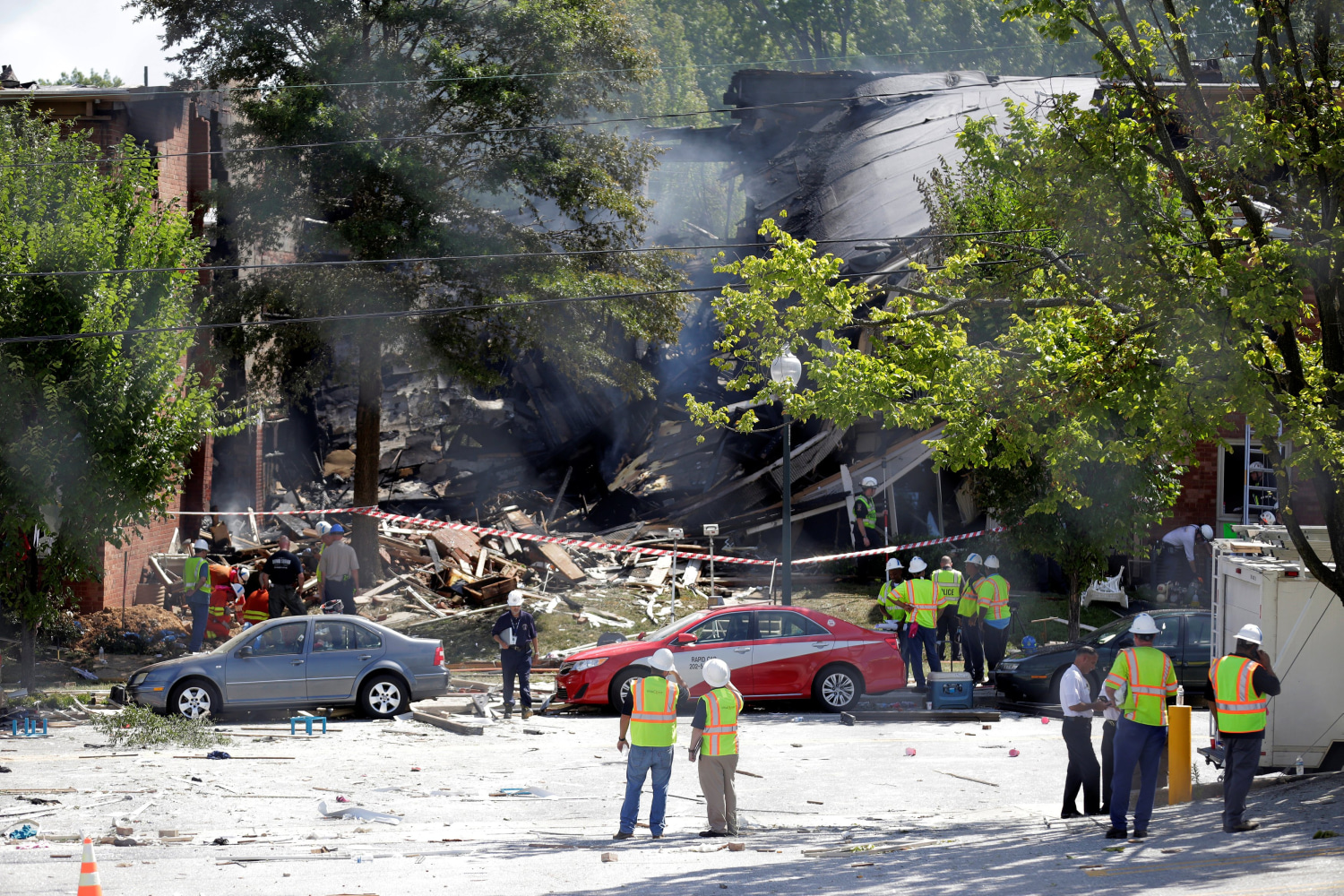 160811-maryland-explosion-mdl_d1223c2fda76159ba2a2fa5ad56e5f2d.nbcnews-ux-2880-1000.jpg