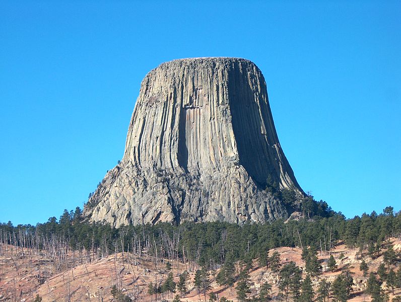 796px-Devils_Tower_NM_Wyoming.JPG