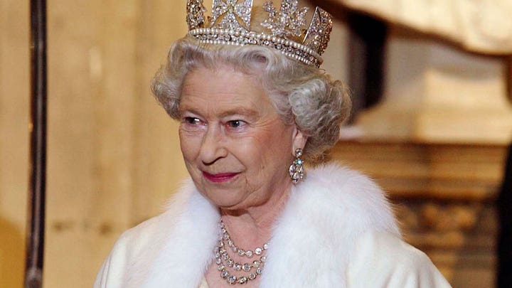 Queen_Elizabeth_Crown.jpg