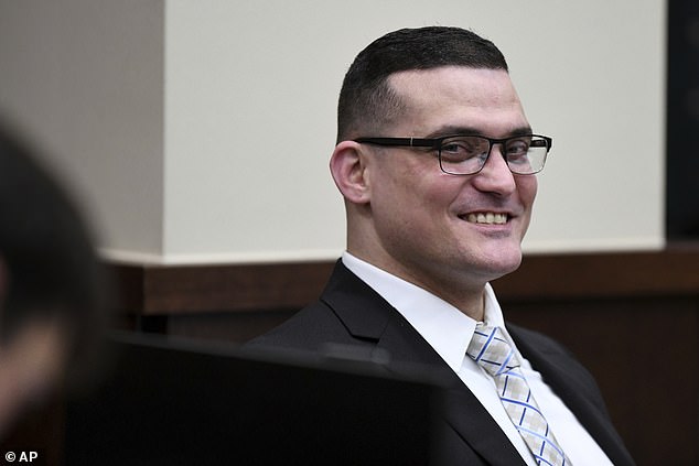 19543540-7559041-Defendant_Sigfredo_Garcia_pictured_smiling_in_court_on_Tuesday_O-a-38_1570724737976.jpg