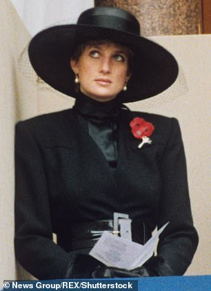 20868486-7673249-Princess_Diana_at_the_Remembrance_Sunday_service_in_London_in_19-m-3_1573493287755.jpg