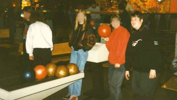 _107381607_bowling_crown.jpg