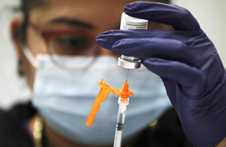 Image: Vaccine syringe preparation