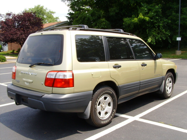 2001_subaru_forester_l-pic-5407563112842343754-640x480.jpeg