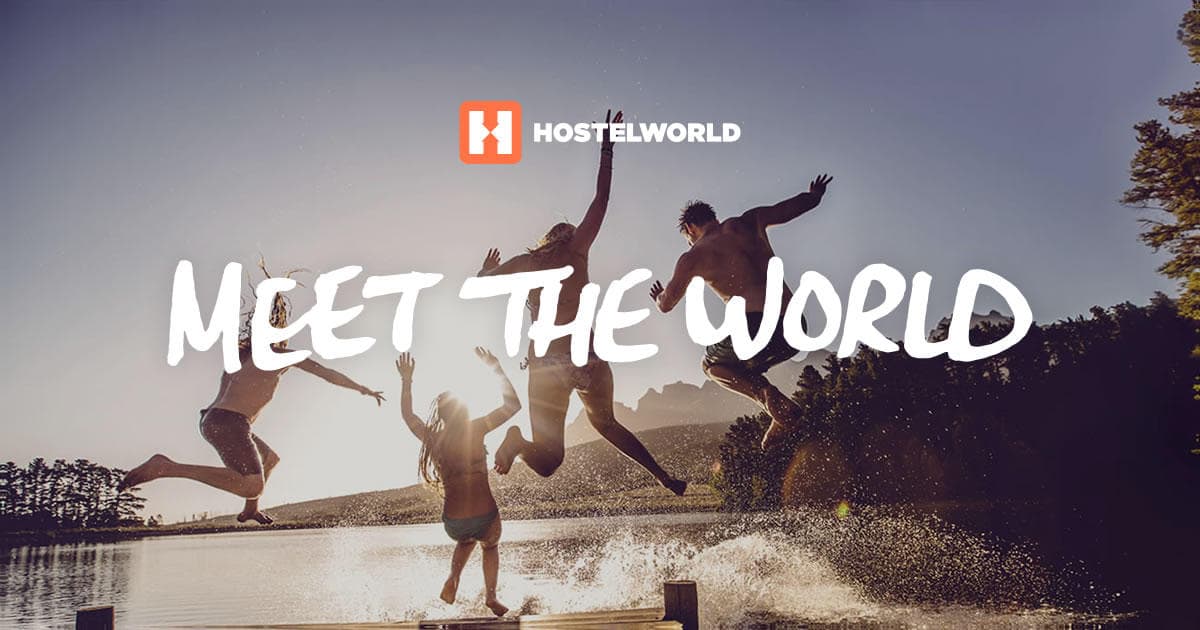 www.hostelworld.com